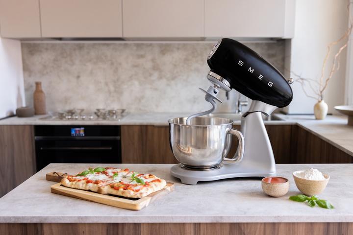 Actual product image Smeg 50's Retro Style Full Colour (800 W, 4.80 l)