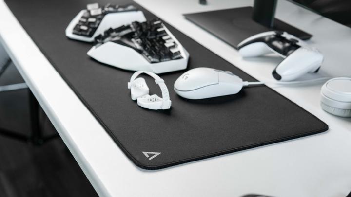 Actual product image Deltahub Gaming Desk Mat Black - S -hiirimatto (S)