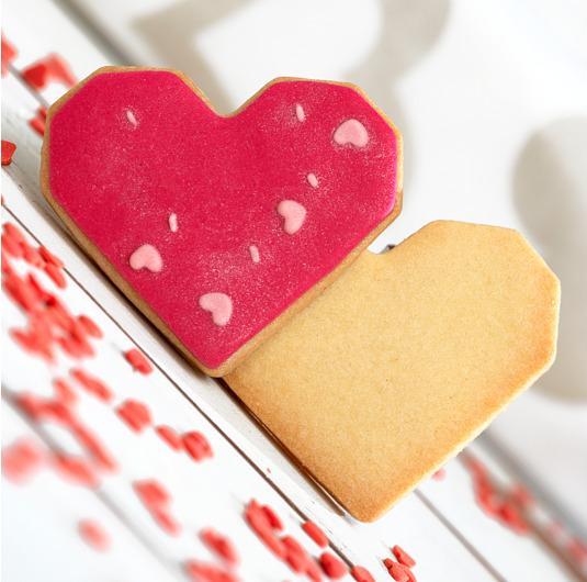 Actual product image Decora Plastic Cookie Cutter Heart