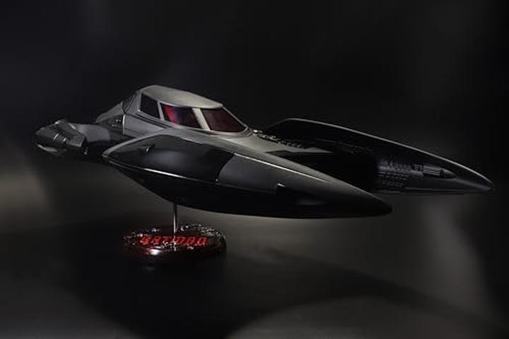 Image du produit McFarlane Batman Beyond DC Multiverse Véhicule Batmobile (Gold Label) 53 cm