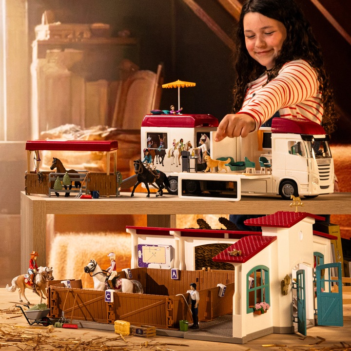 Actual product image Schleich Peppertree riding arena