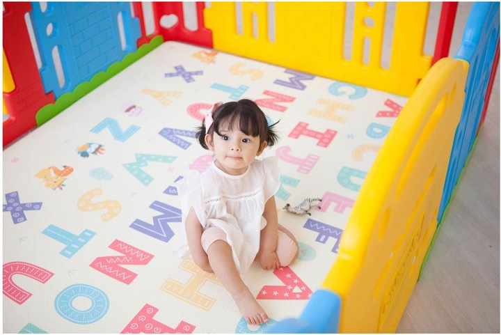 Actual product image Dwinguler Castle (150 cm, 240 cm)