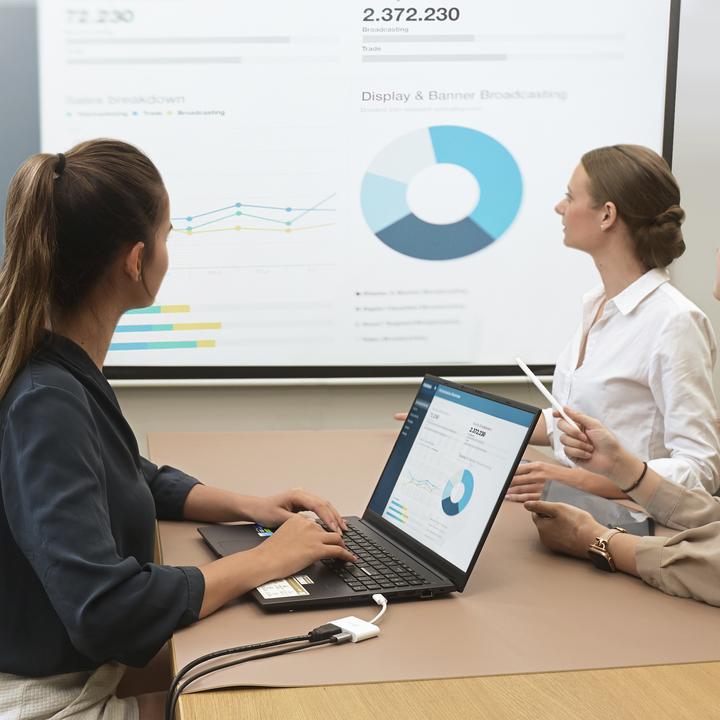 Produktbild j5Create JCA152-N, 0,82 m, USB Typ-C, HDMI + USB Type-C, Männlich, Weiblich, Gerade (HDMI, USB Typ-C, 8.20 cm)