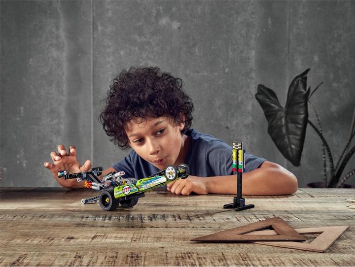 Actual product image LEGO Dragster race car (42103, LEGO Technic)
