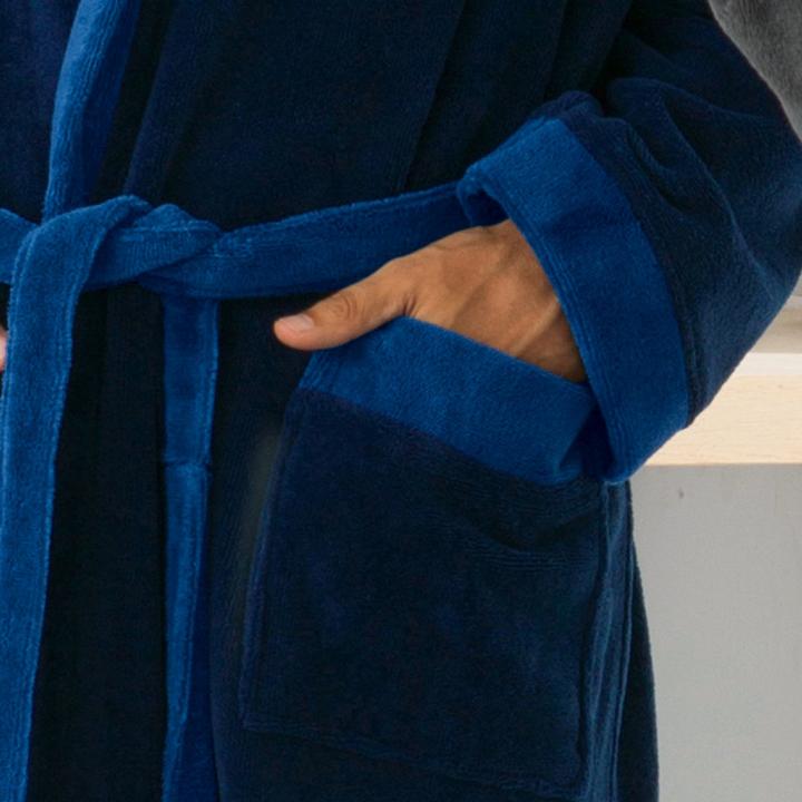 Actual product image Erwin Müller Herren-Bademantel mit Kapuze (XL)