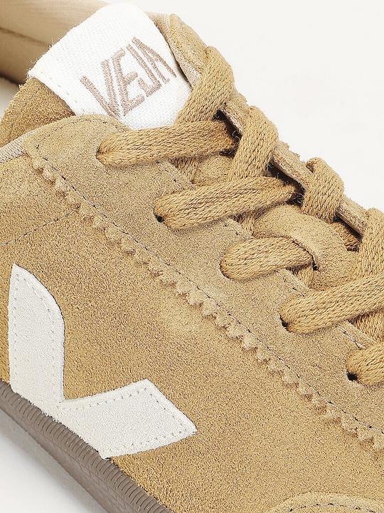 Actual product image Veja Volley (42)