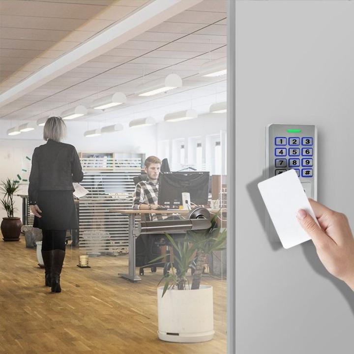 Actual product image Qoltec N--QOLTEC 52447 Code lock OBERON with (Bluetooth, Electronic numerical code, Fingerprint, Key card)