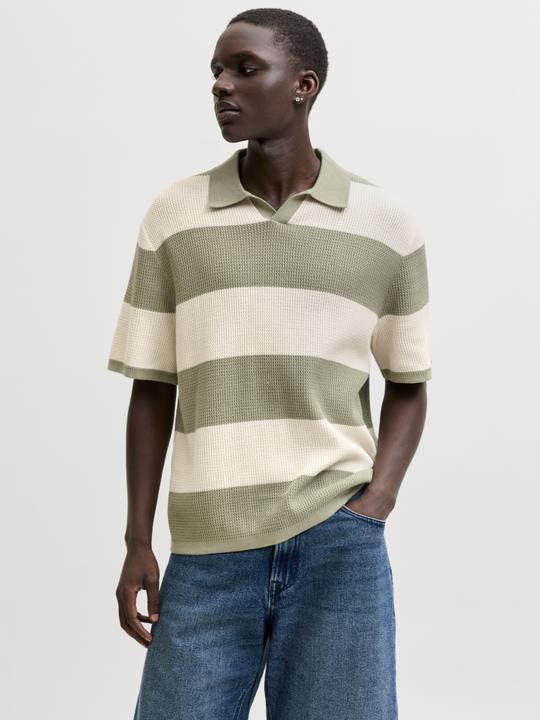Produktbild Jack & Jones Jorliam Knit Stripe Split Neck Styd Ss26 (S)