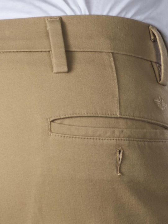Immagine prodotto Dockers Smart 360 Chino B&T Modern Tapered khaki (W50/L30)