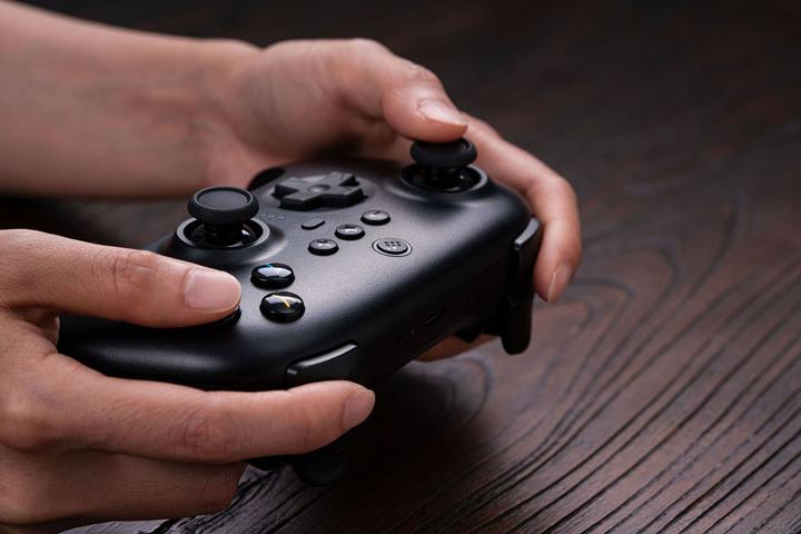 Actual product image 8bitdo Ultimate 2.4G (Android, PC)