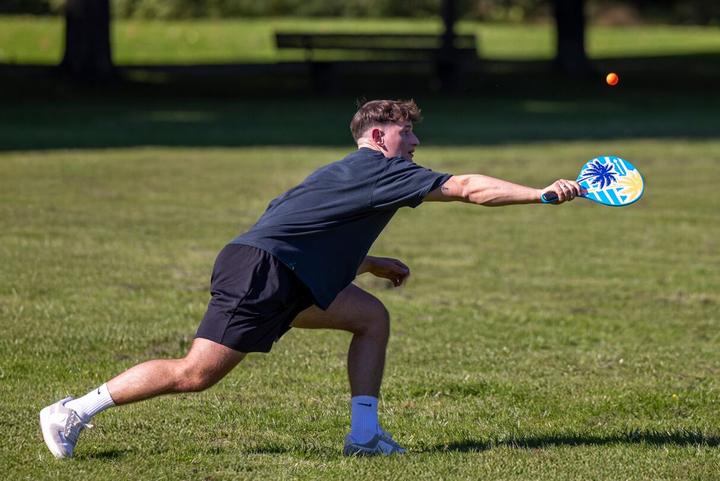 Actual product image Schildkröt Beach Paddle Ball Set XL (Assorted) (1 - 2 Players)