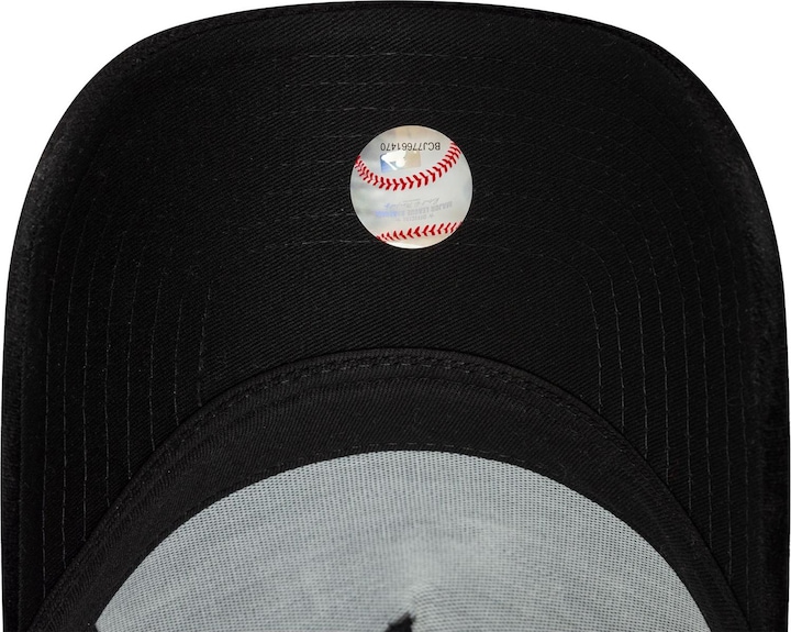 Produktbild New Era Trucker Damen Cap - Velour New York Yankees Schwarz