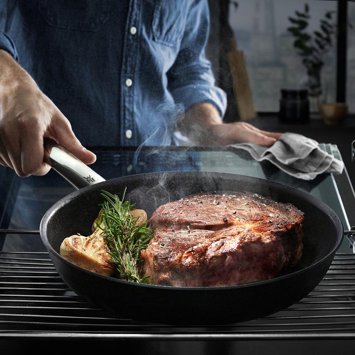 Produktbild WMF Pfanne Bratpfanne 28cm Steak Profi Mehrschichtmaterial beschichtet Induktion (28 cm, Bratpfanne, Edelstahl)