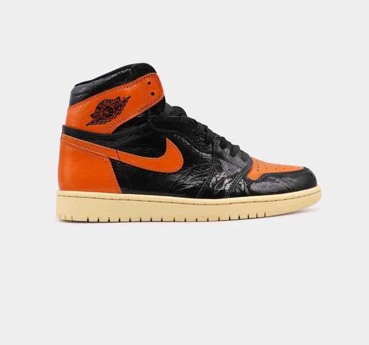 Image du produit Nike Air Jordan 1 High OG (44)