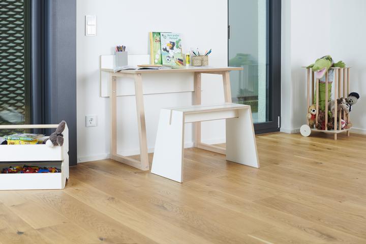 Actual product image Tojo kids work (52 x 80 x 100 cm)