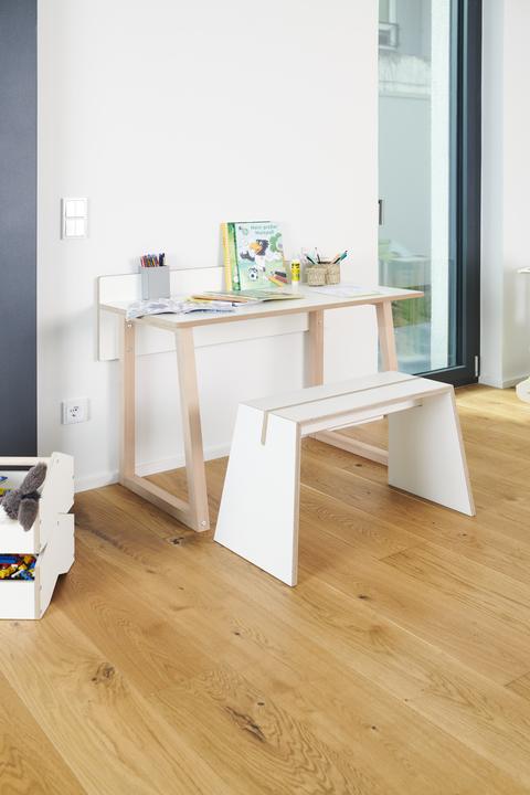 Actual product image Tojo kids work (52 x 80 x 100 cm)