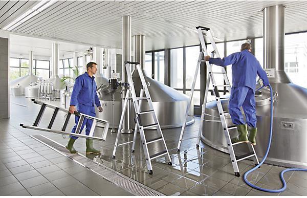 Produktbild Munk Stufen-Stehleiter 250 kg einseitig begehbar mit clip-step R13 5 Stufen (Stehleiter)