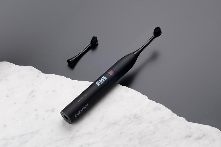 Produktbild Curaprox Hydrosonic Black is White (Schallzahnbürste)