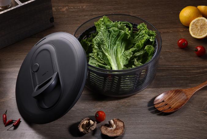 Actual product image Zyliss Easy Spin salad spinner