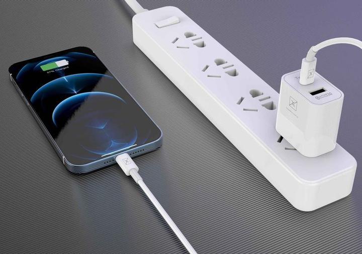 Image du produit Maxximus MX ALFA 20W PD+QC Wandladegerät, USB-A+C + Typ-C - Typ-C 20W PD-Kabel, Weiss (20 W, 2 ports)