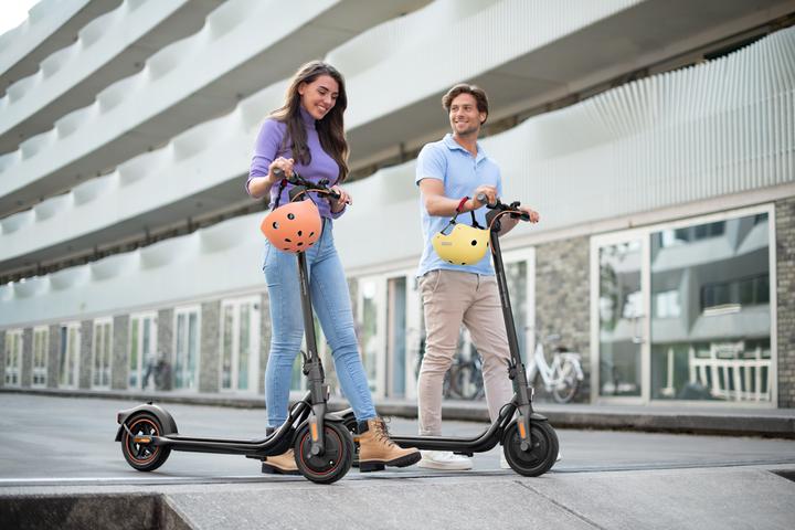 Produktbild Segway-Ninebot F40E (25 km/h, 40 km, 350 W)