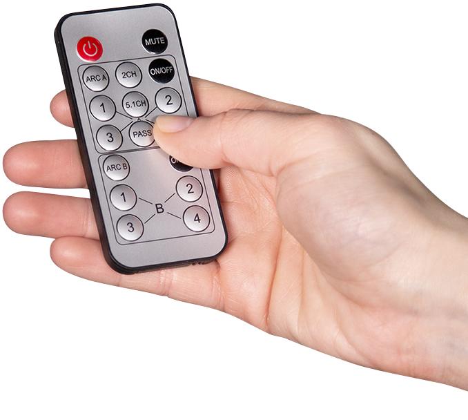 Produktbild LogiLink Switch 4x2 HDMI, 4K 60Hz, auf Pult