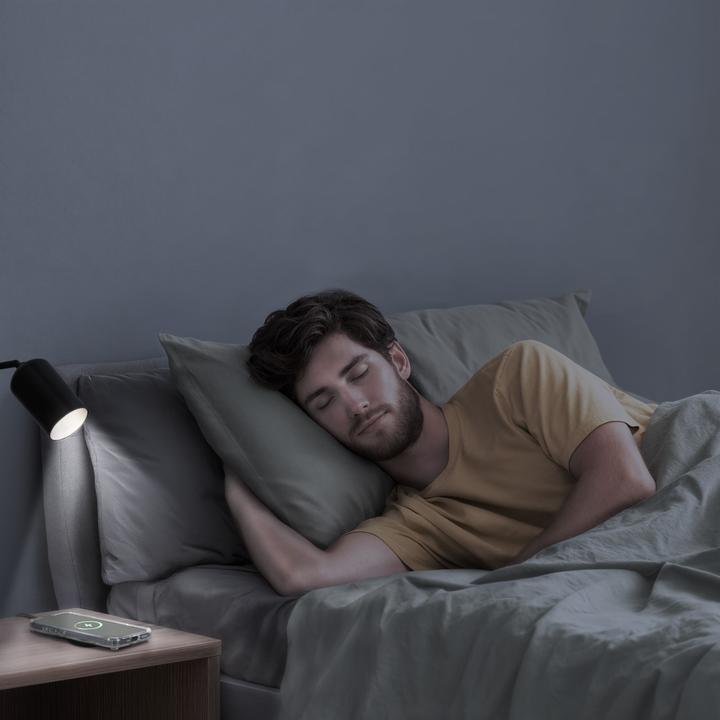 Actual product image Hama Kabelloses Qi2-Ladegerät, induktiv Schnellladen am Schreibtisch etc., 15 W (15 W)