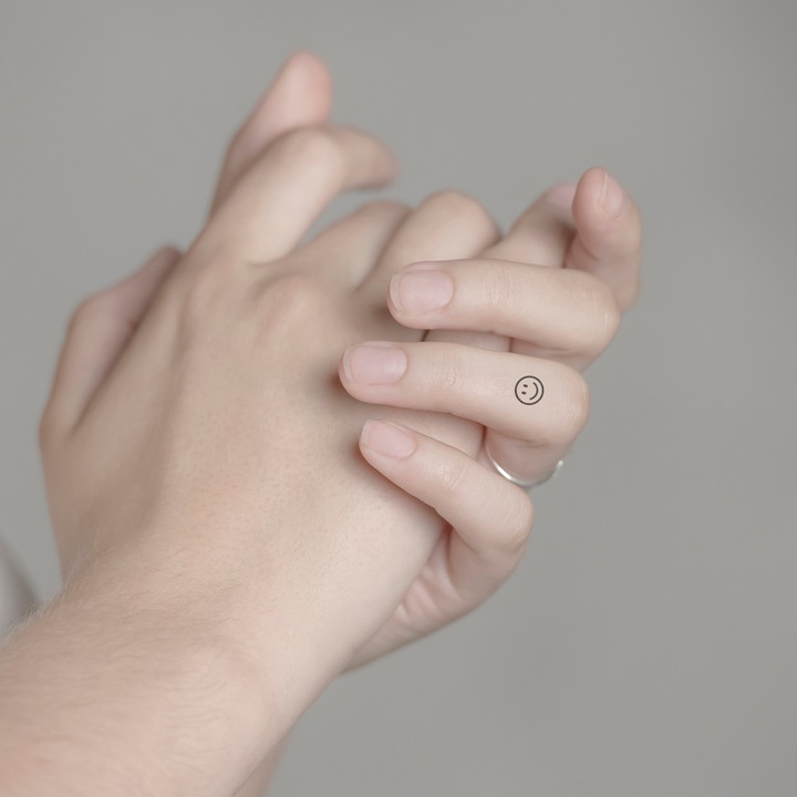 Image du produit minink Tatouage temporaire - Smile Emoji