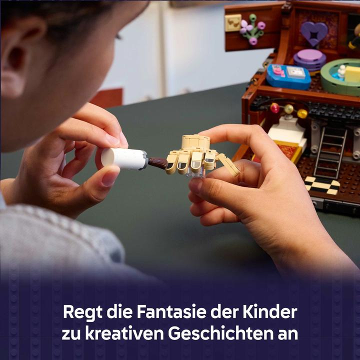 Actual product image LEGO The flat of the ice-cold hand (76785, LEGO Wednesday)
