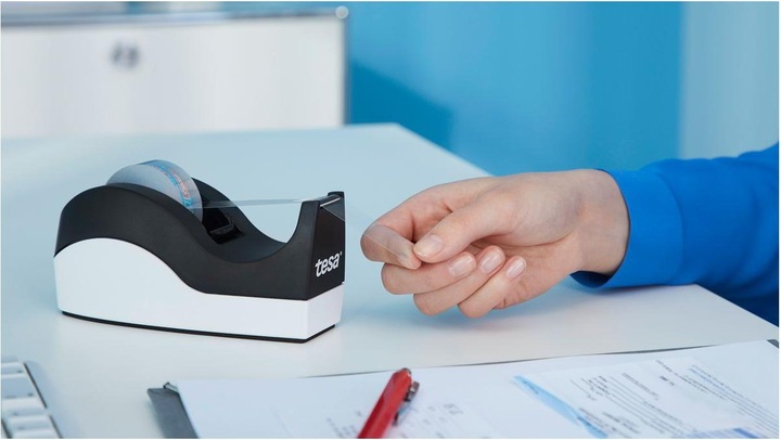 Produktbild tesa EASY CUT ORCA Tischabroller, sauberer Schnitt, inkl. 8 Rollen tesafilm