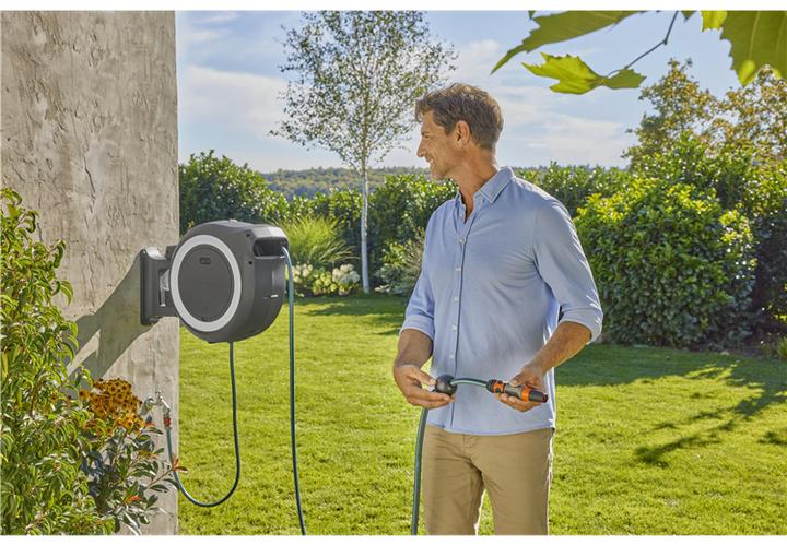 Image du produit Gardena Kit de tuyau mural sans fil PowerRoll XL 18V blanc 35 m (35 m)
