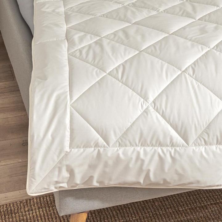 Actual product image Traumschlaf Kamel-Zirbe medium (900 g, 135x200 cm, Camel hair)