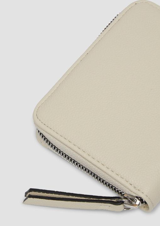 Actual product image S.Oliver Portemonnaie Handliches Portemonnaie mit Kartenslots und Reissverschlussfach