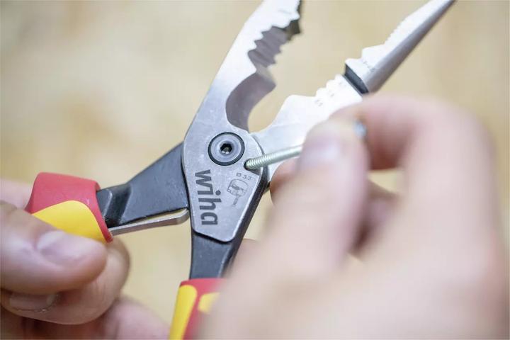 Produktbild Wiha Multifunktionszange Elektriker 8in1 (209 mm)