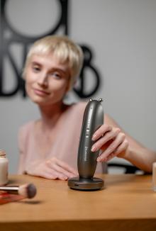 Actual product image Humanas Serenum facelift and massage device