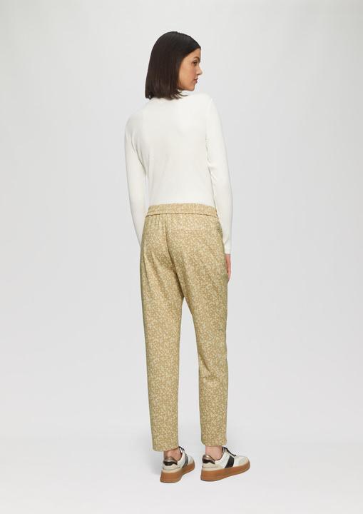 Actual product image S.Oliver Hose Gemusterte Jogpants und Reissverschlusstaschen (32)