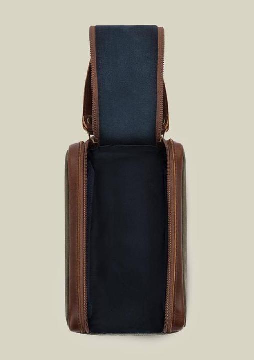 Actual product image Buckle & Seam Canvas Kulturbeutel Bruno Grün/Blau