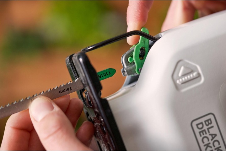Immagine prodotto Black & Decker BLACK+DECKER seghetto alternativo a batteria REVJ12C