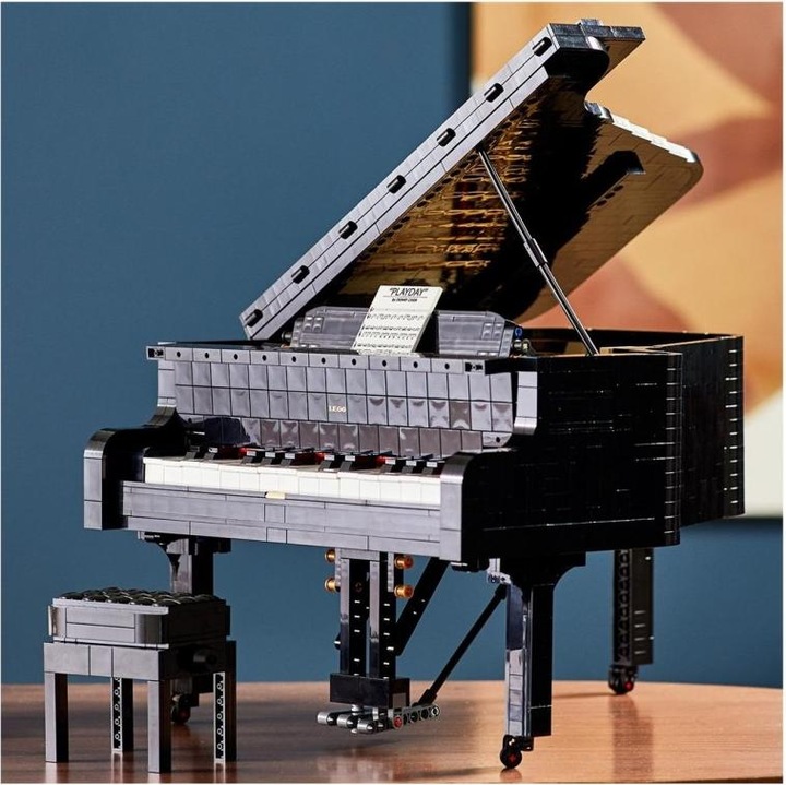 Actual product image LEGO Concert grand piano (21323, LEGO Ideas, LEGO Rare Sets)