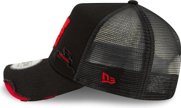 Actual product image New Era Trucker distressed Manchester United