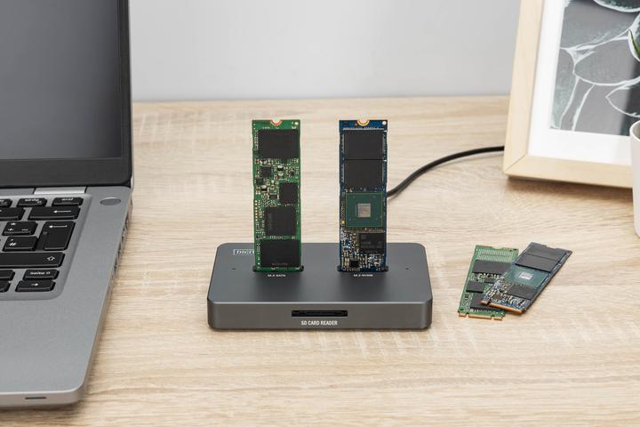 Produktbild Digitus M.2 NVMe + M.2 SATA SSD Docking Station mit SD-Express Kartenleser, USB-C™