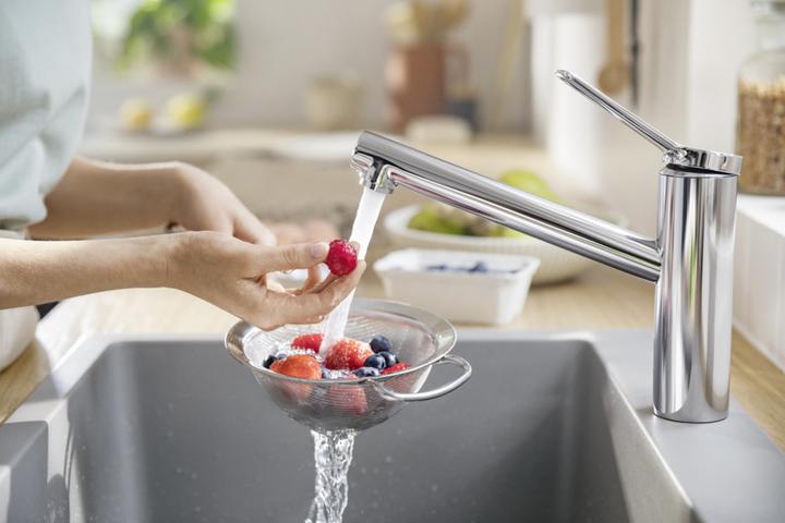 Actual product image hansgrohe Kitchen mixer with single-lever mixer Zesis M33 black 74802670