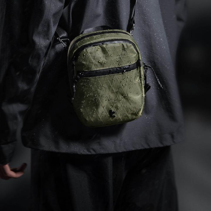 Immagine prodotto tomtoc Aviator-T37 X-pac shoulder bag, green (1.30 l)
