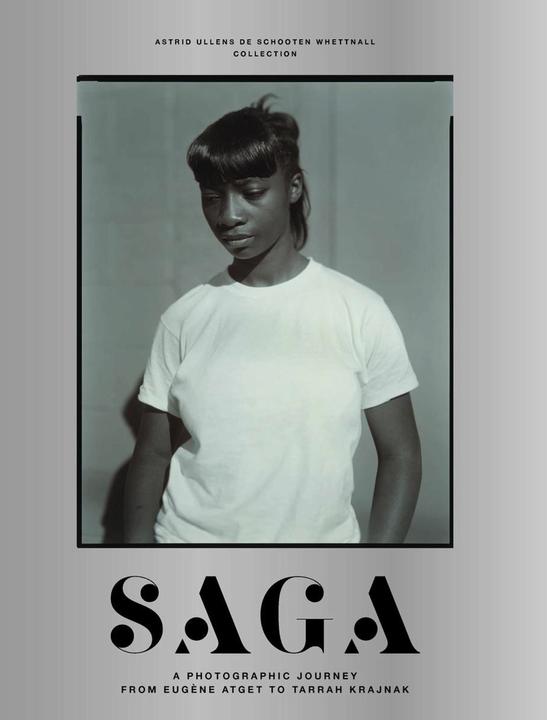 Immagine prodotto SAGA: A Photographic Journey from Lewis Baltz to Tarrah Krajnak (Inglese, Jim Goldberg, Judith Joy Ross, Urs Stahel, 2024)
