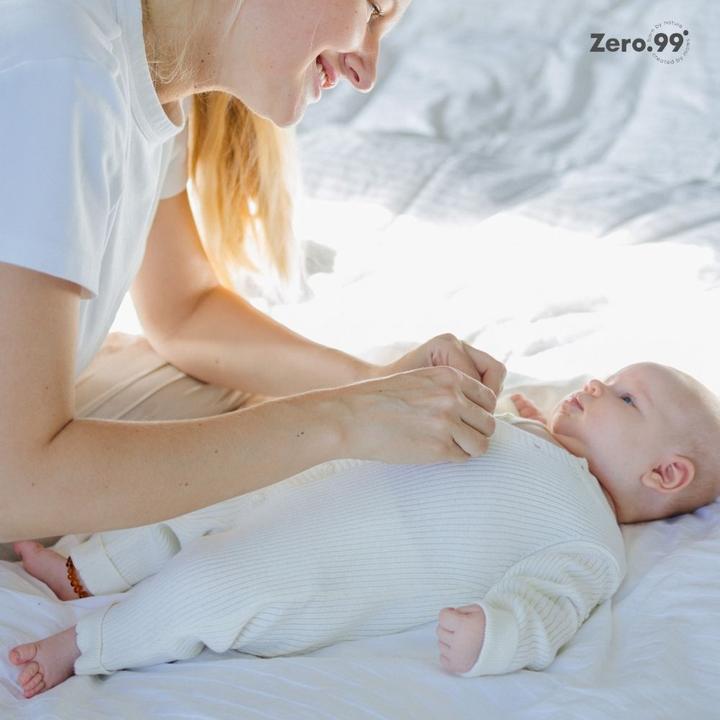 Produktbild Zero.99 Neugeborenen-Set 5-tlg. – Decke, Schlafanzug mit Knöpfen, Kratzhandschuhe, Babyschuhe, Mütze (50, 56, 62, 68)