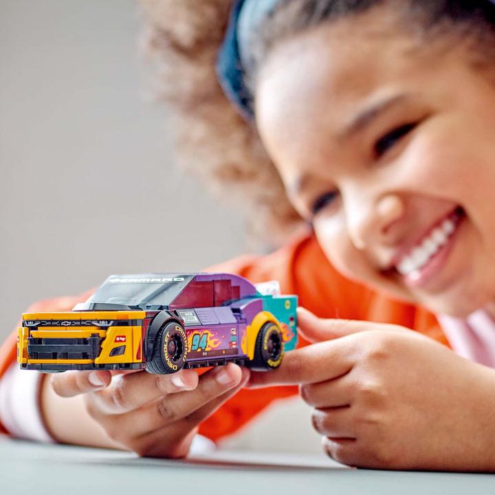 Image du produit LEGO NASCAR Next Gen Chevrolet Camaro ZL1 (76935, LEGO Speed Champions)