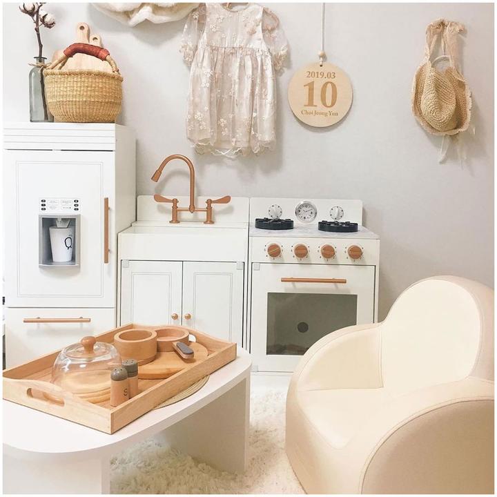 Actual product image Dwinguler Armchair