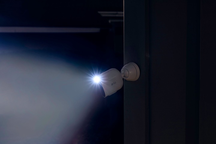 Actual product image Arlo Ultra 2 Spotlight camera, add on camera black (3840 x 2160 pixels)