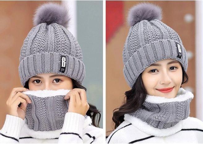 Actual product image MU Classic Knitted hat and neck warmer set (One Size) (One size)