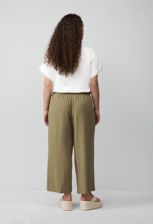 Produktbild S.Oliver T-Shirt lässiges Shirt mit angeschnittener Schulter und kleiner Stickerei (44)